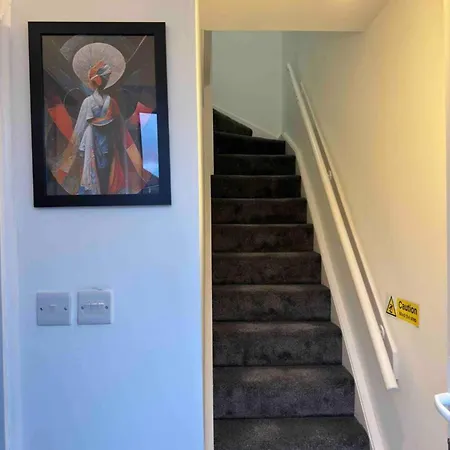 3-Bed Home Sleeps 8 Ideal For Large Groups Birmingham Exterior photo