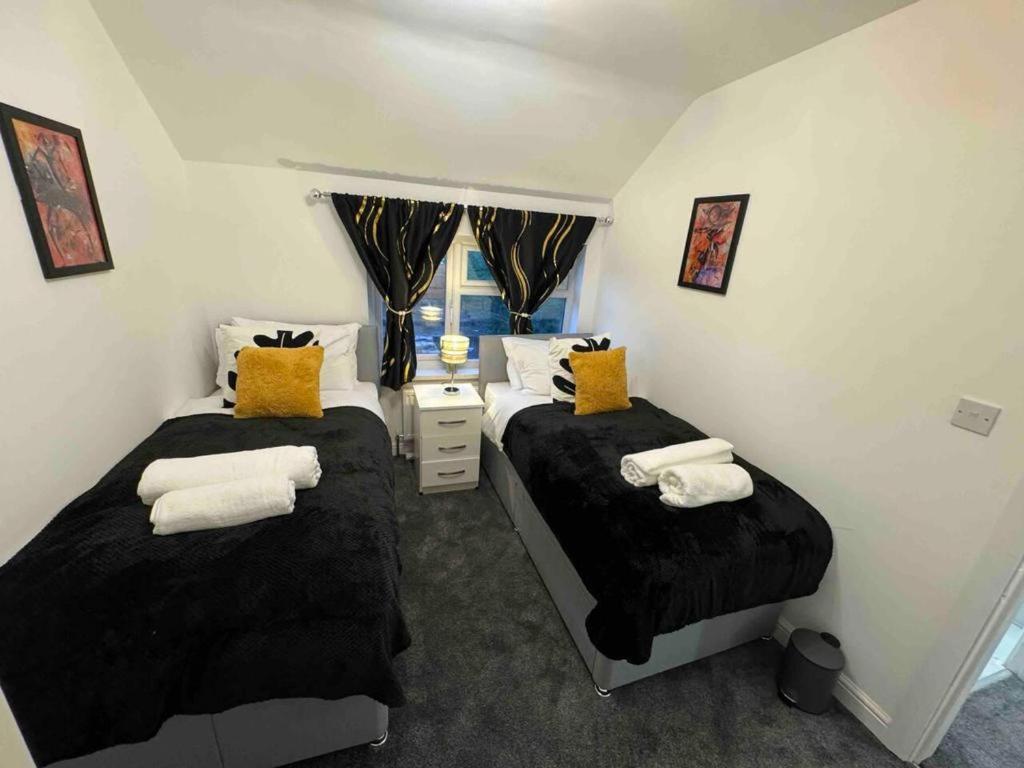 3-bed Sleeps 8 Ideal For Large Groups Holiday home