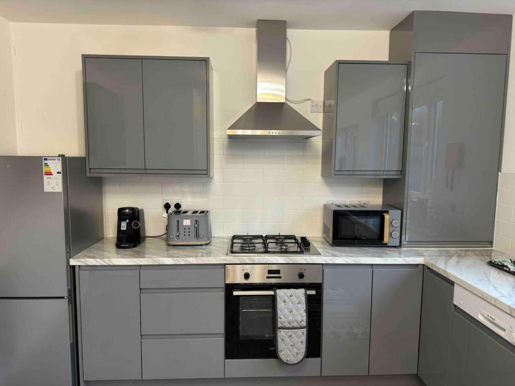 3-bed Sleeps 8 Ideal For Large Groups *