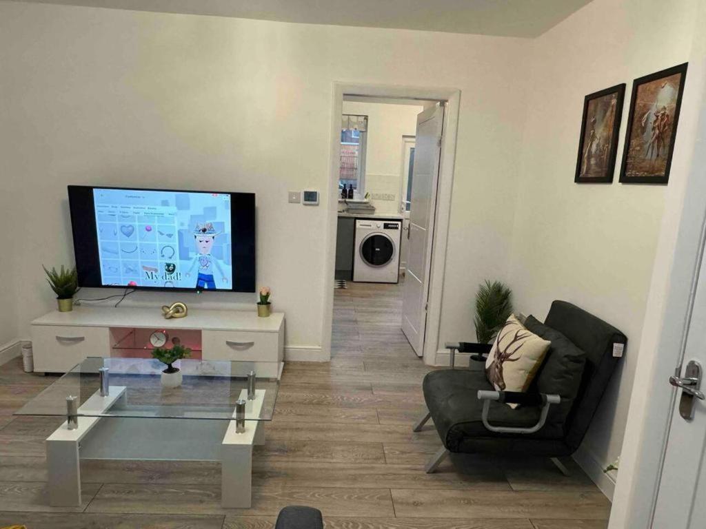 3-bed Sleeps 8 Ideal For Large Groups Holiday home *