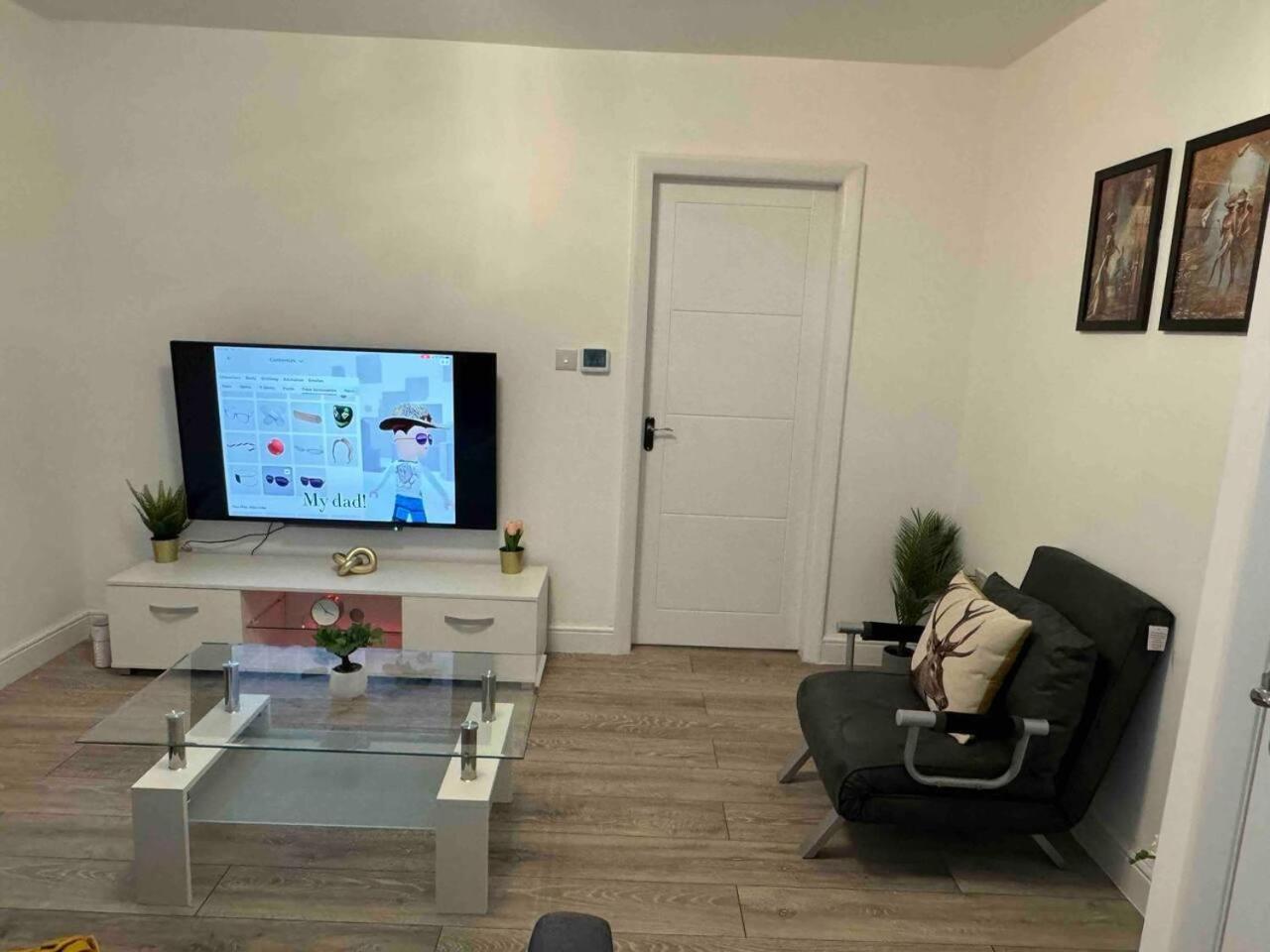 3-bed Sleeps 8 Ideal For Large Groups * Birmingham