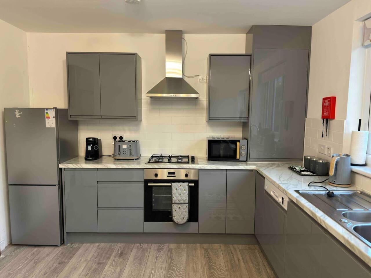 3-bed Sleeps 8 Ideal For Large Groups * Birmingham
