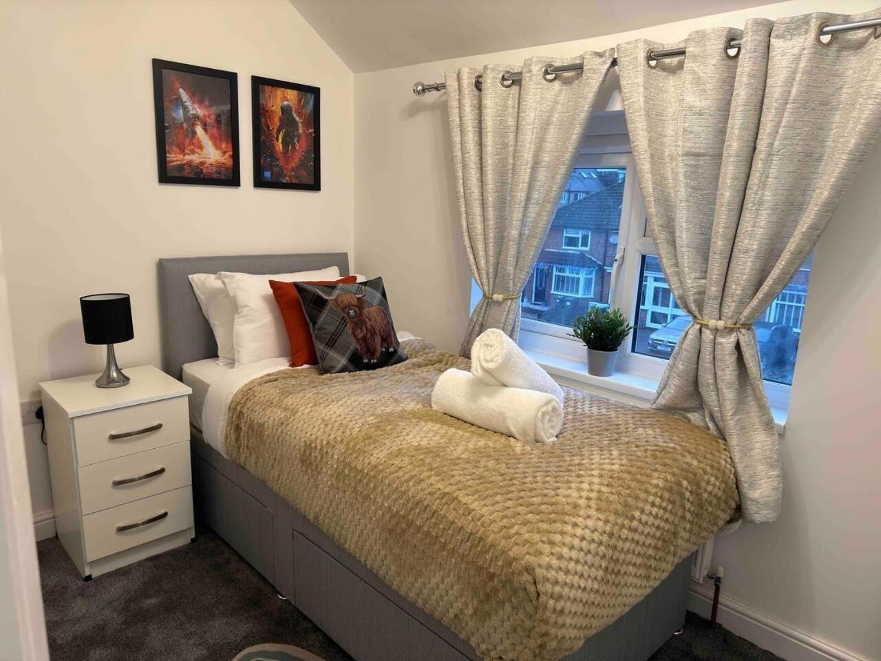 3-bed Sleeps 8 Ideal For Large Groups Holiday home