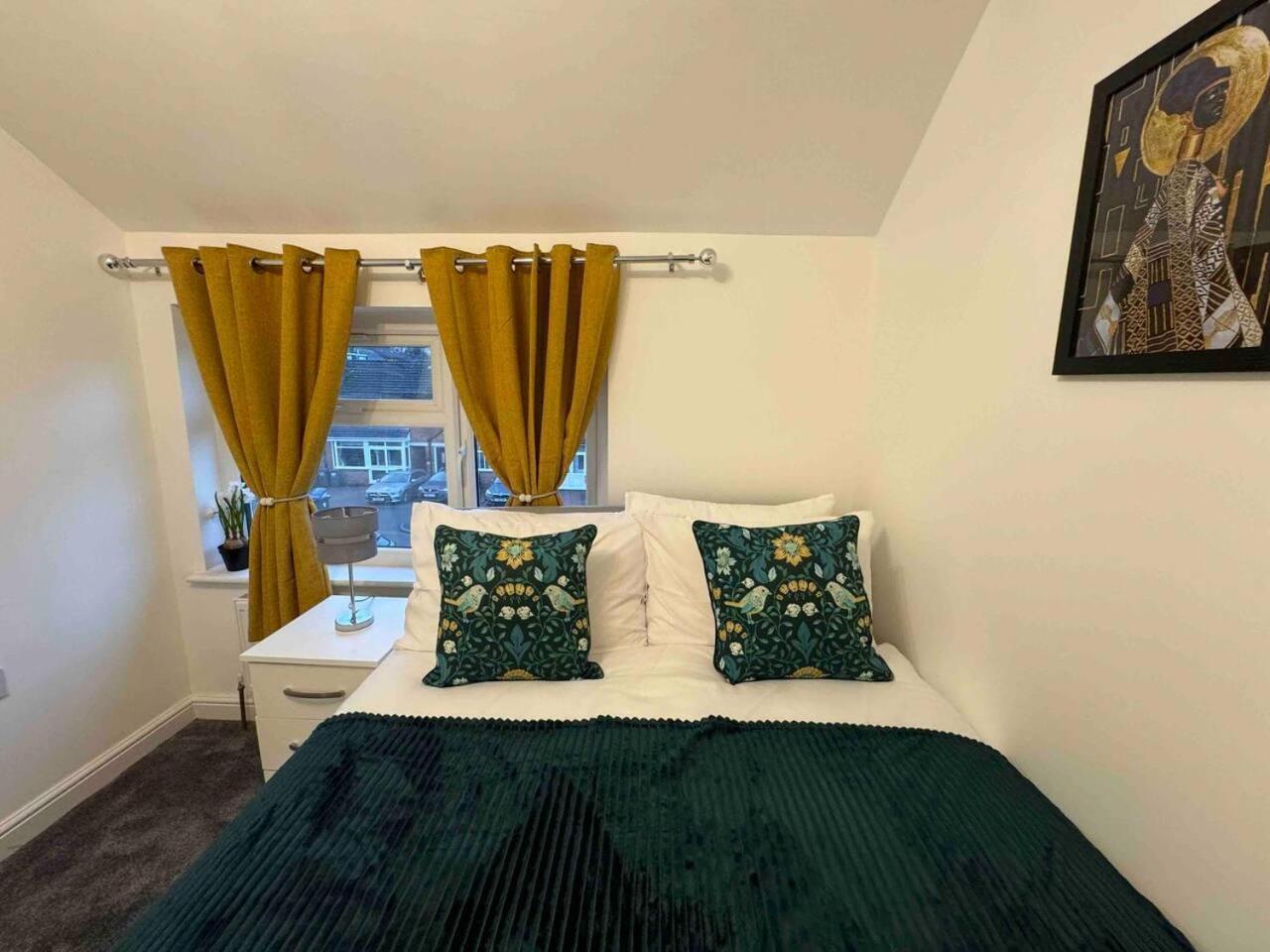 Holiday home 3-bed Sleeps 8 Ideal For Large Groups Birmingham